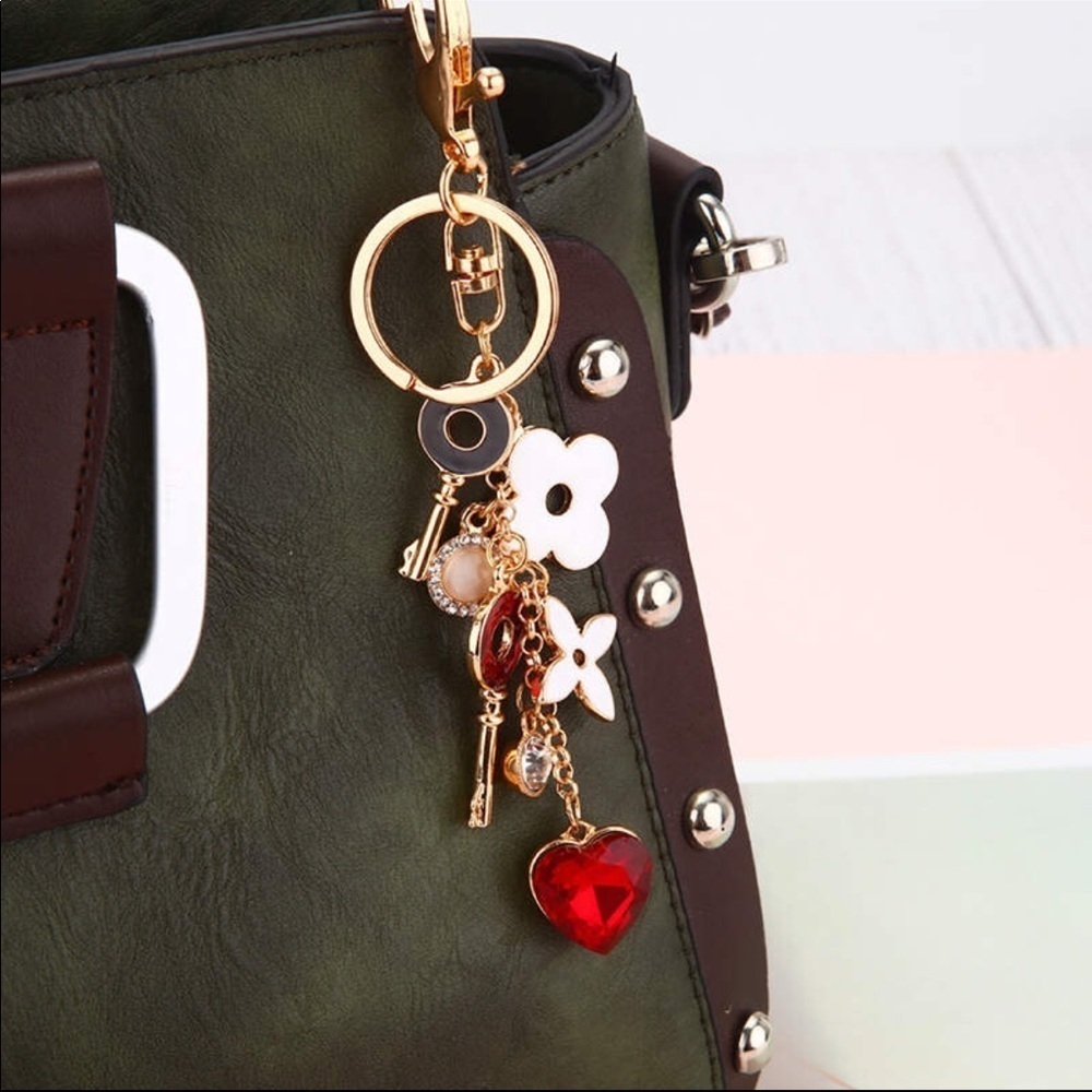 DESIGNER Inspired Flower and Heart Keychain/ Purse Charm - Picture 8 of 8